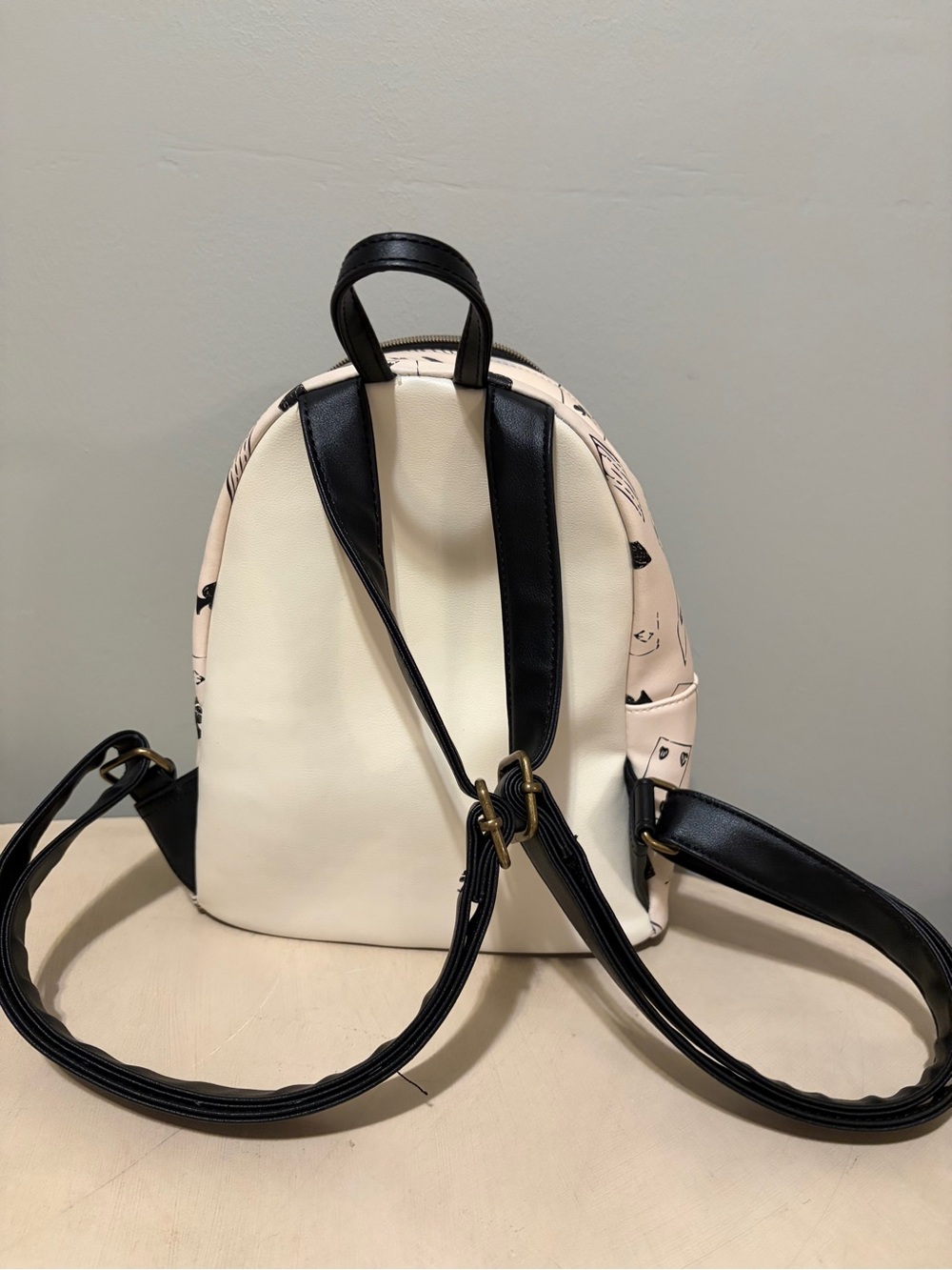 Loungefly Cream & Black Alice Tea Party Mini Backpack Rare LNWOT - Picture 4 of 16